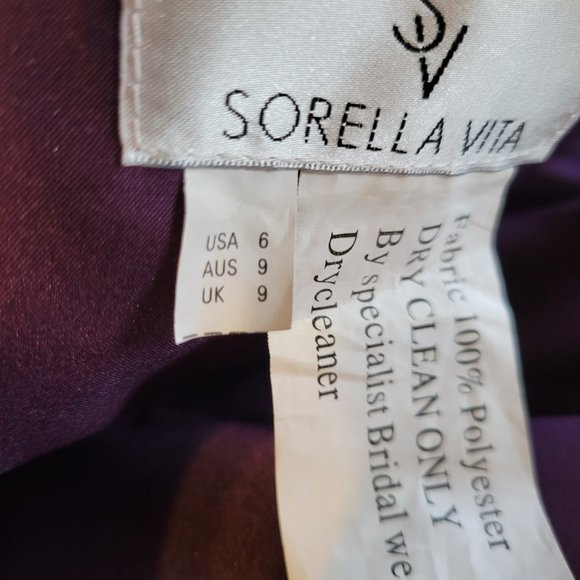 VitShoulder Full Length Purple Gown Says size 6 fits more like a 4 ! - Picture 15 of 15